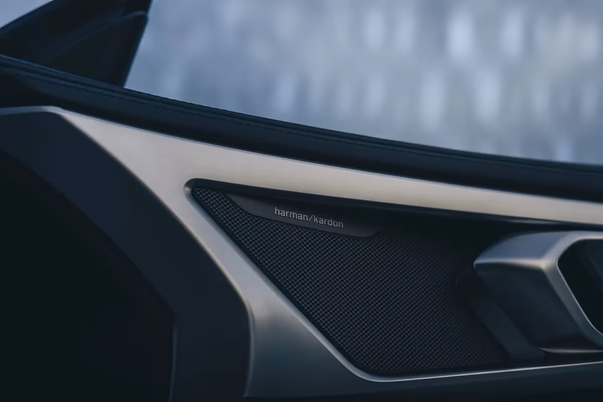 BMW M8 Competition — przód ¾, wynajem w Warszawie