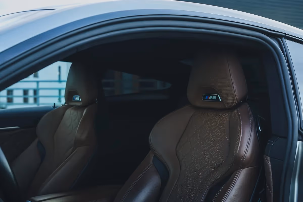 BMW M8 Competition — wnętrze, wynajem w Warszawie