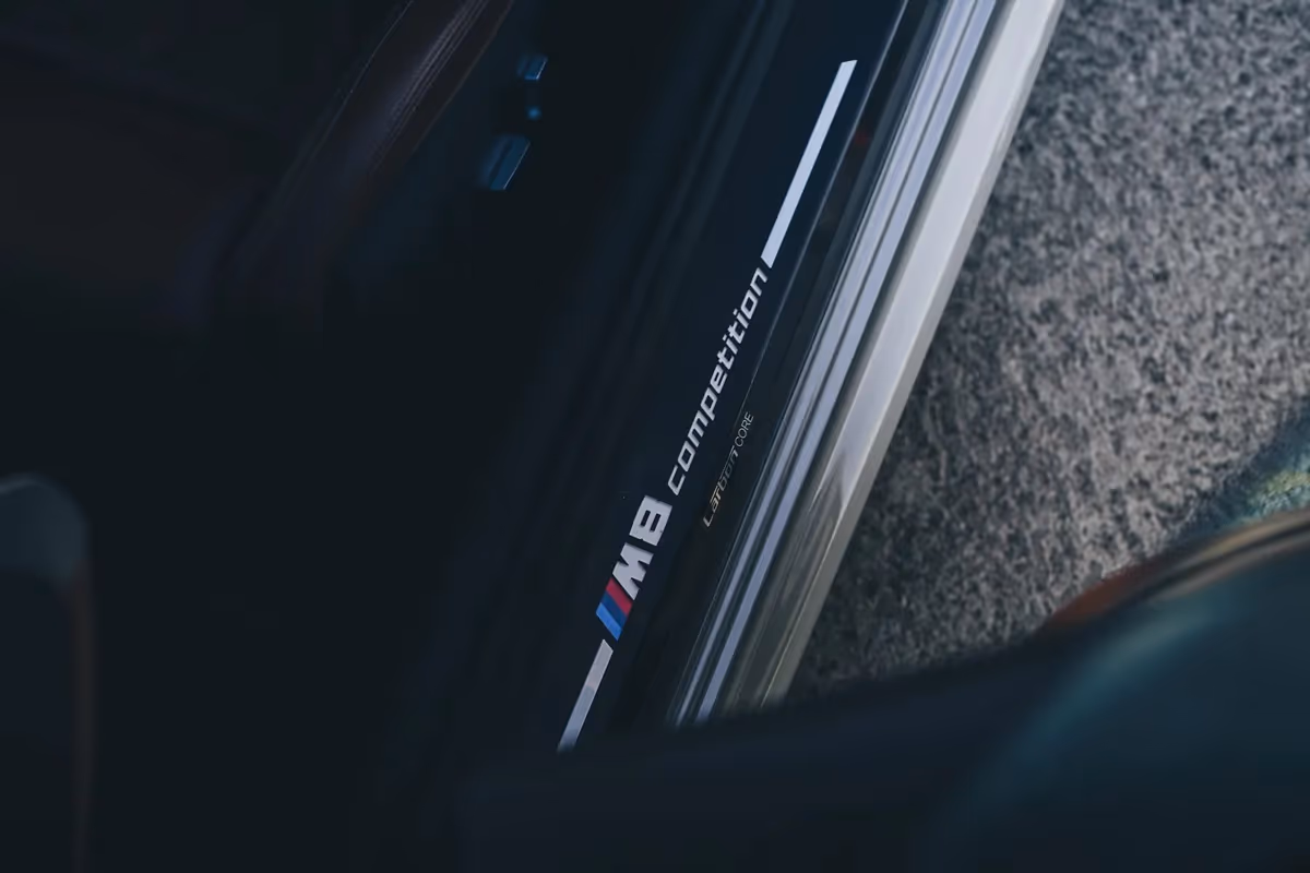 BMW M8 Competition — wnętrze, wynajem w Warszawie