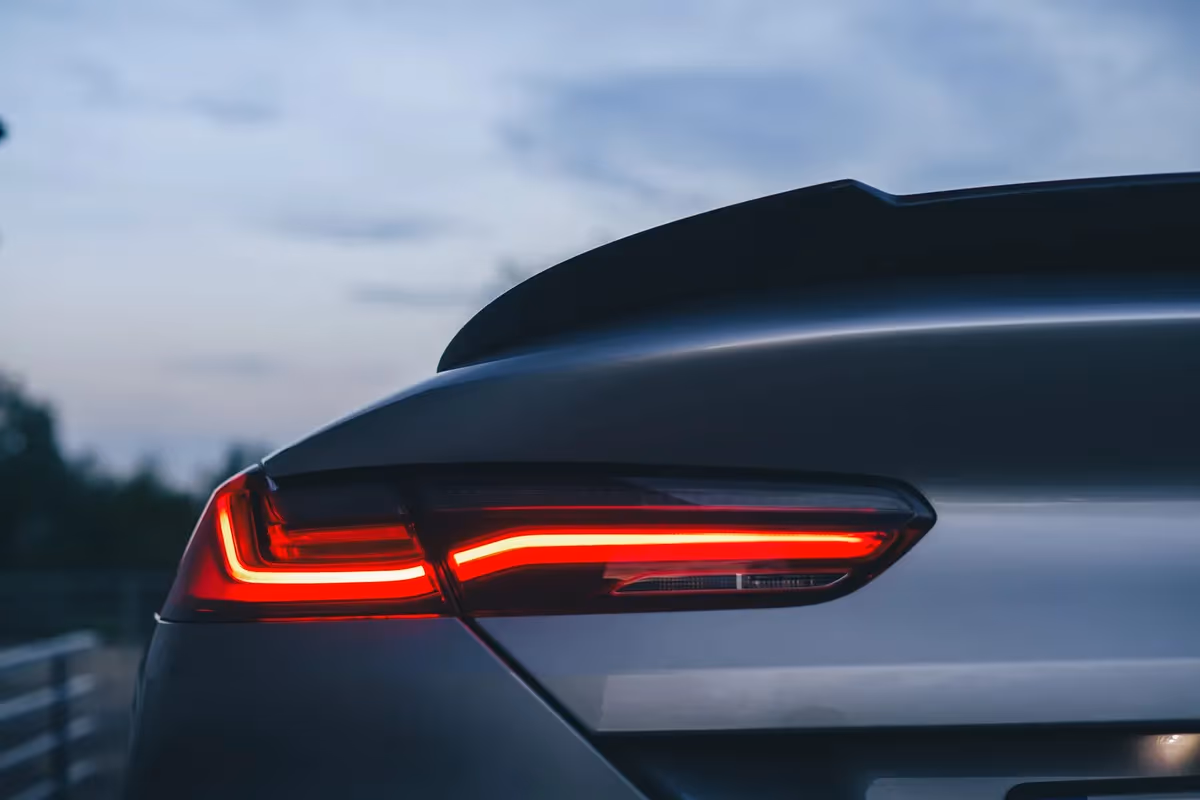 BMW M8 Competition — przód ¾, wynajem w Warszawie