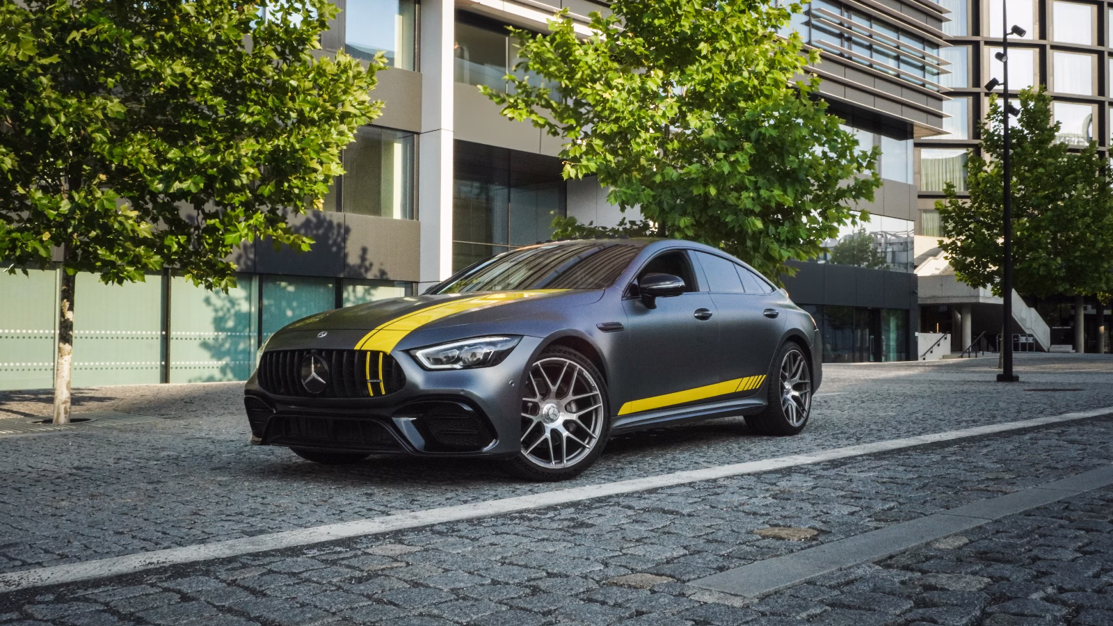 Mercedes-AMG GT 53 — bok, wynajem w Warszawie