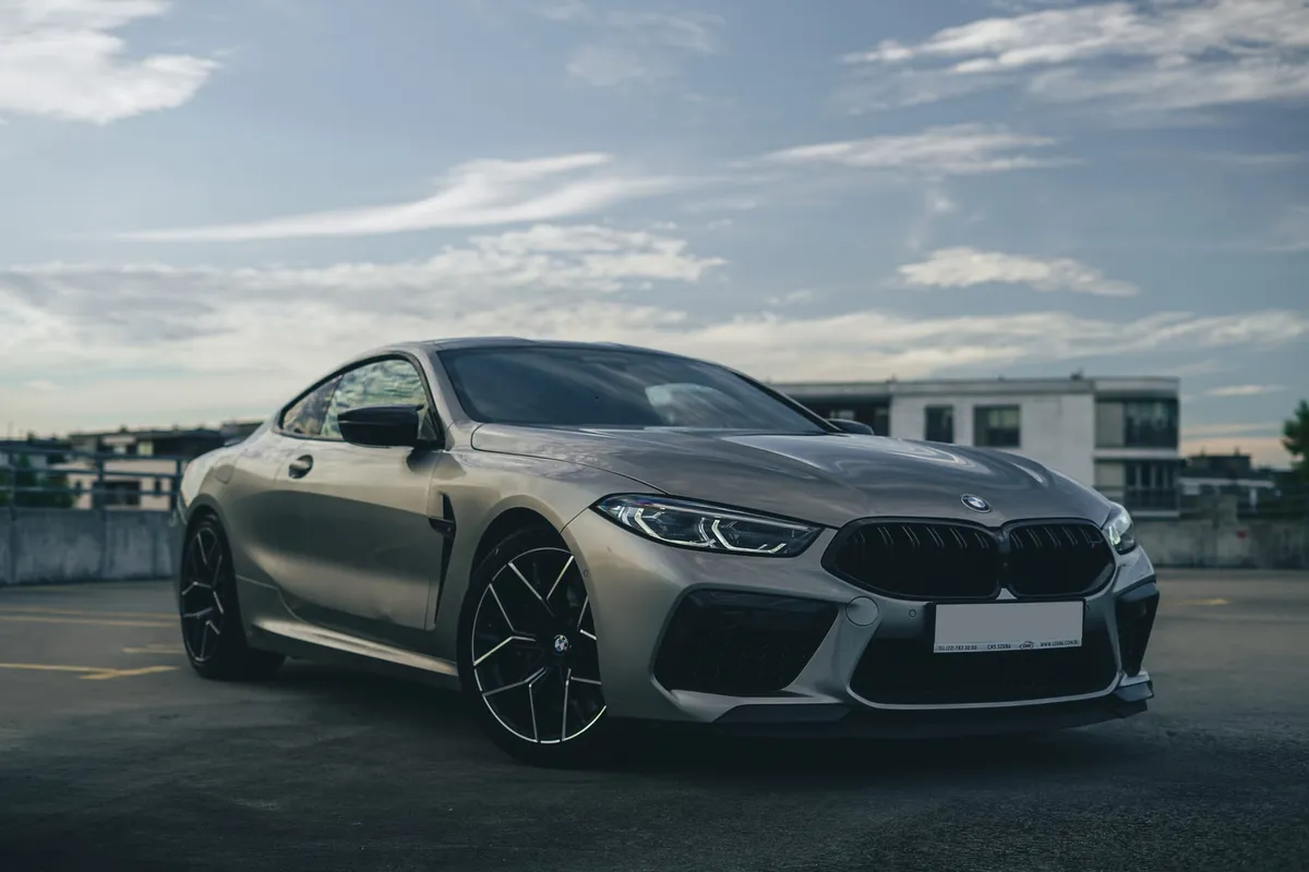 BMW M8 Competition — фото 1