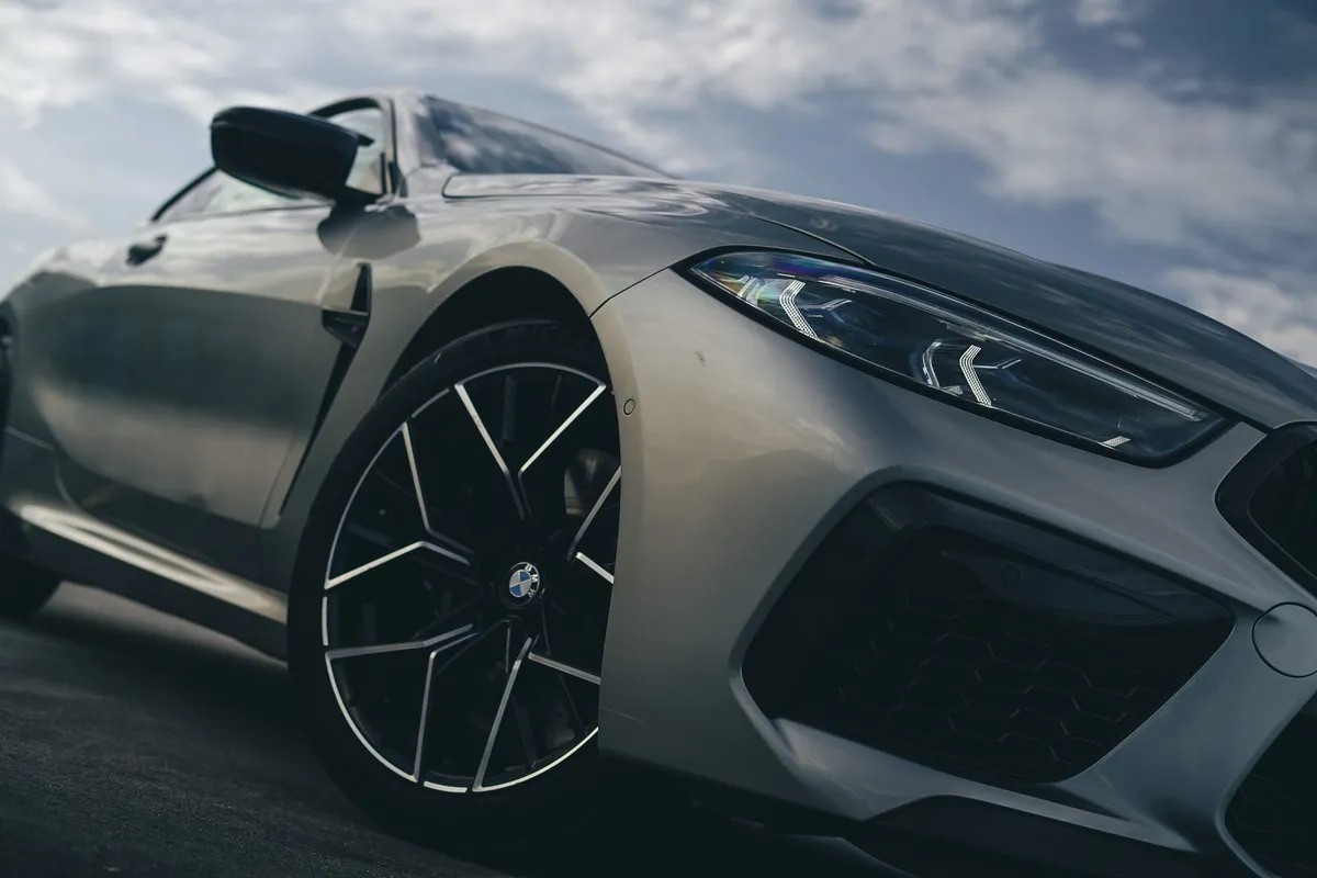 BMW M8 Competition — фото 3