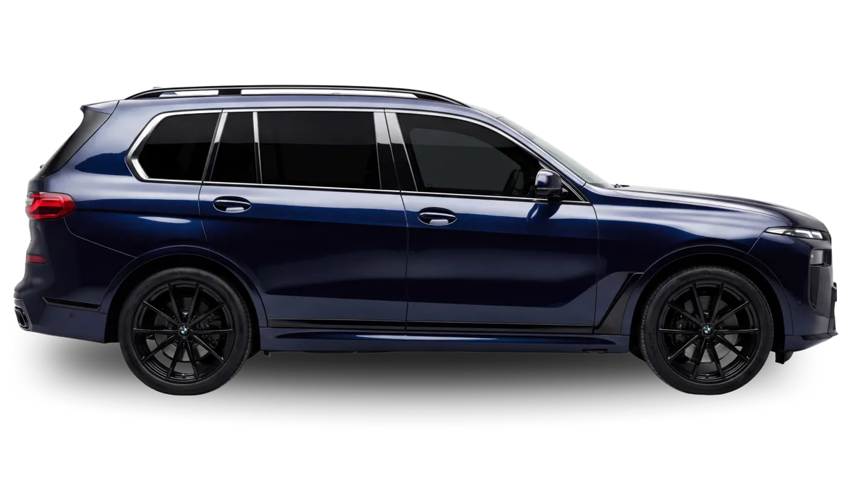 BMW X7 40i — аренда в Варшаве