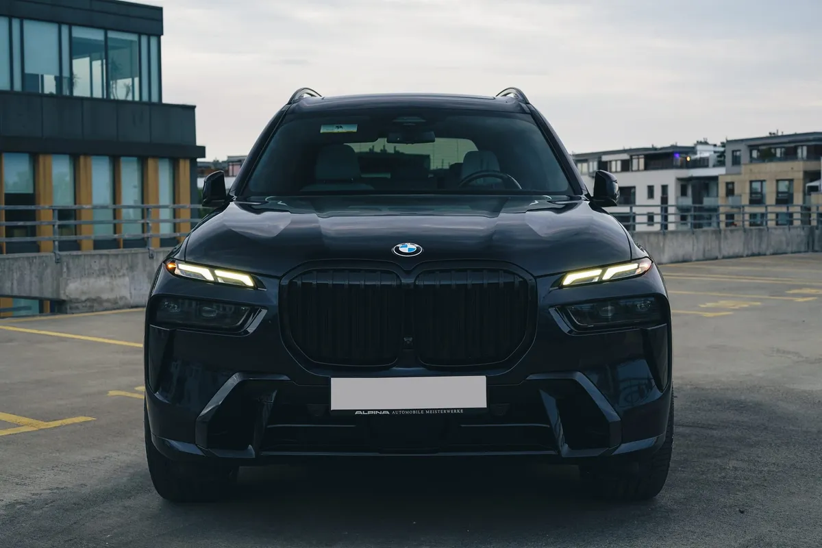 BMW X7 40i — фото 9