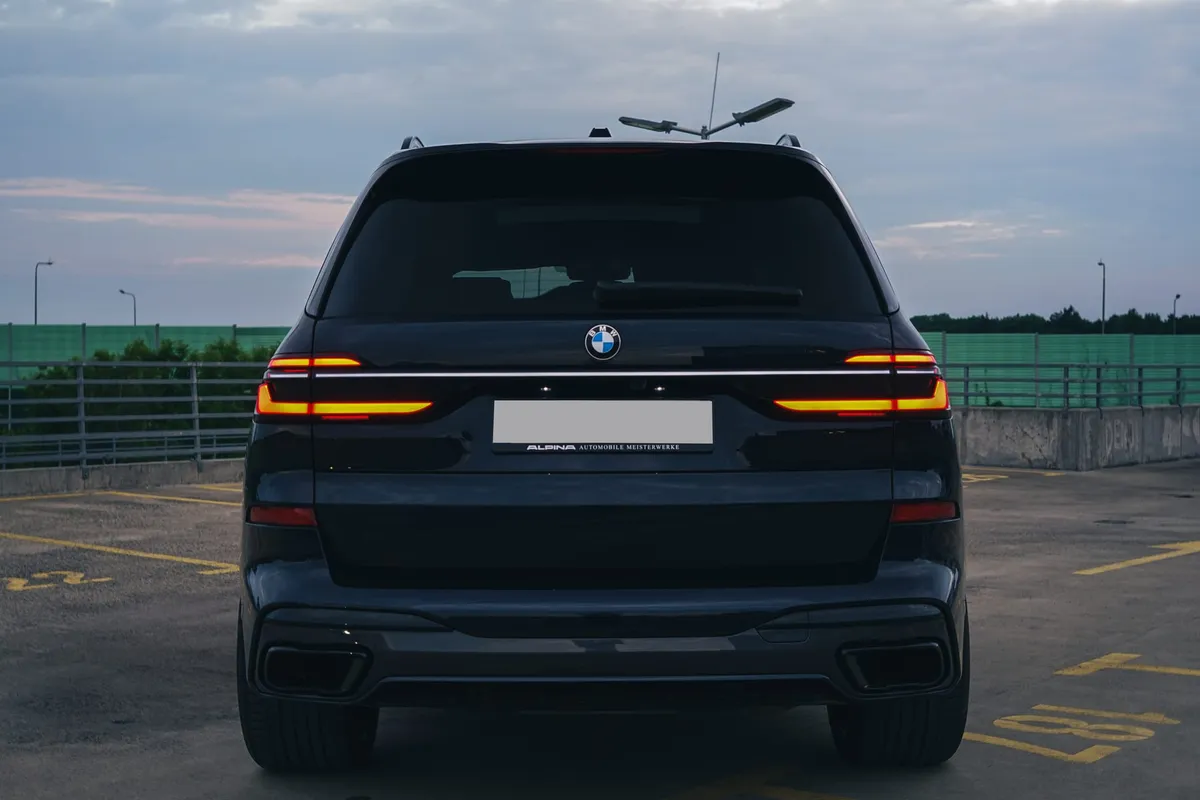BMW X7 40i — фото 10