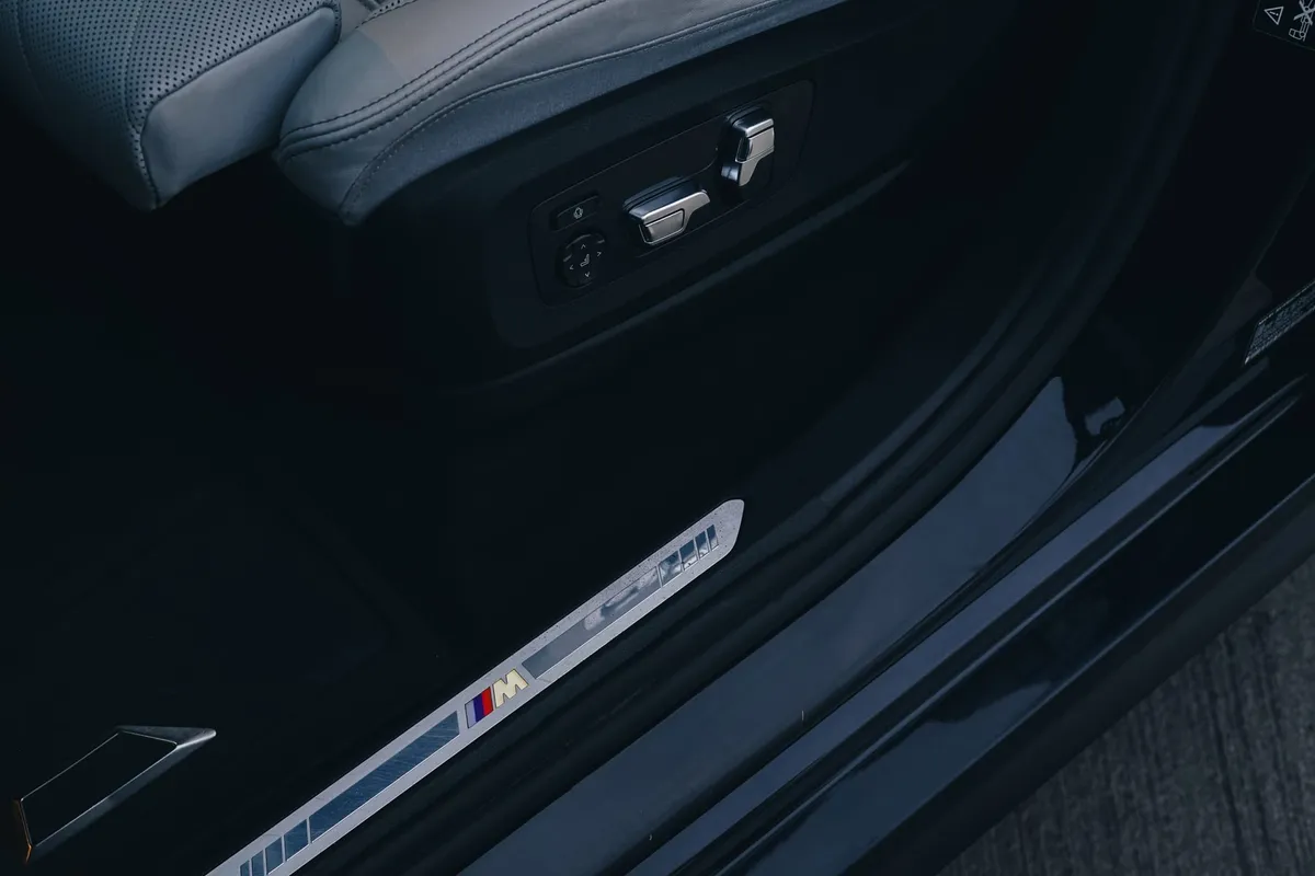 BMW X7 40i — фото 15