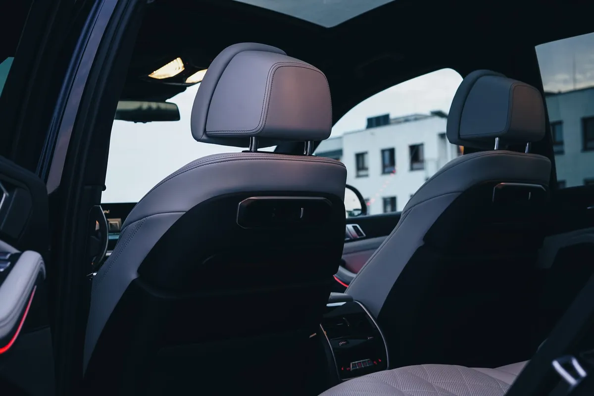 BMW X7 40i — фото 19