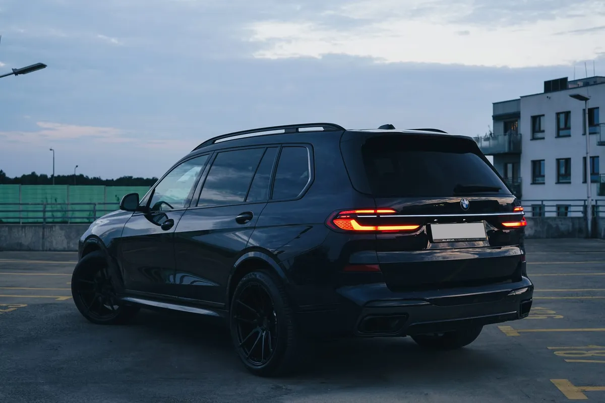 BMW X7 40i — фото 25